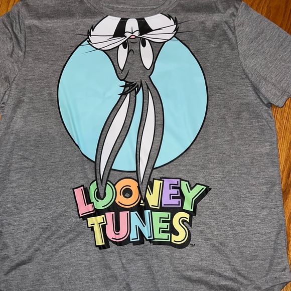 Looney tunes graphic tee! - Picture 2 of 3